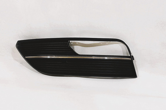 Оправа туманки c хромированным молдингом Audi A3 2012-2020 Левая (AD99058CAL / TYG) Тайвань